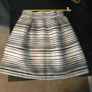 💃🏻👗NWOT Chic contemporary skirt-Modern Citizen